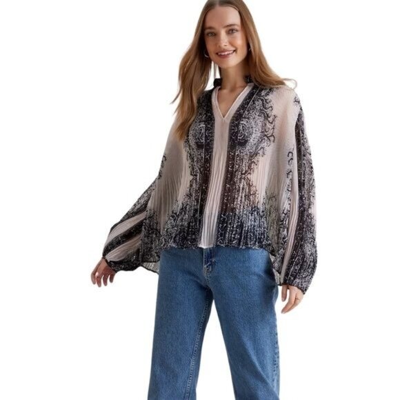 Anthropologie Tops - NWT Anthropologie Forever that Girl sheer pleated blouse size medium